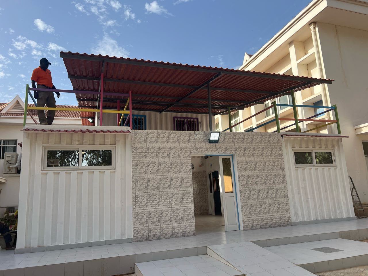 Module livré avec toit-terrasse